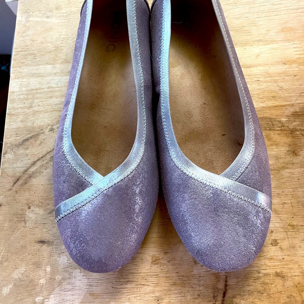 Vionic flats